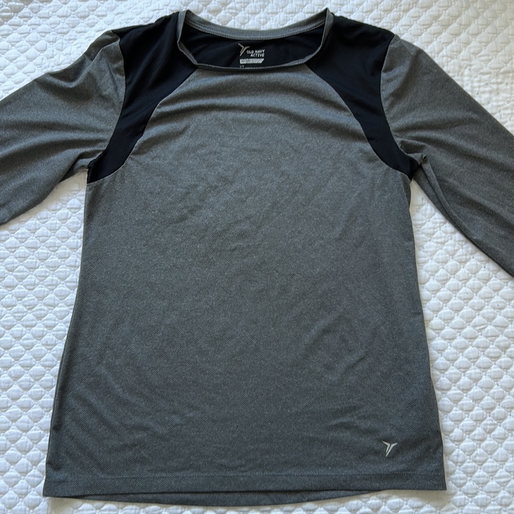 Activewear gray and black shirt - Picture 2 of 4